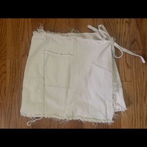 URBAN OUTFITTERS WHITE WRAP SKIRT